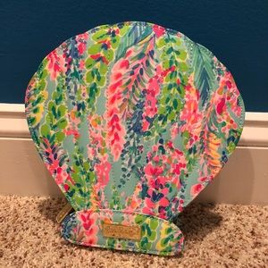 Lilly Pulitzer Shell Case with Make Up Brushes